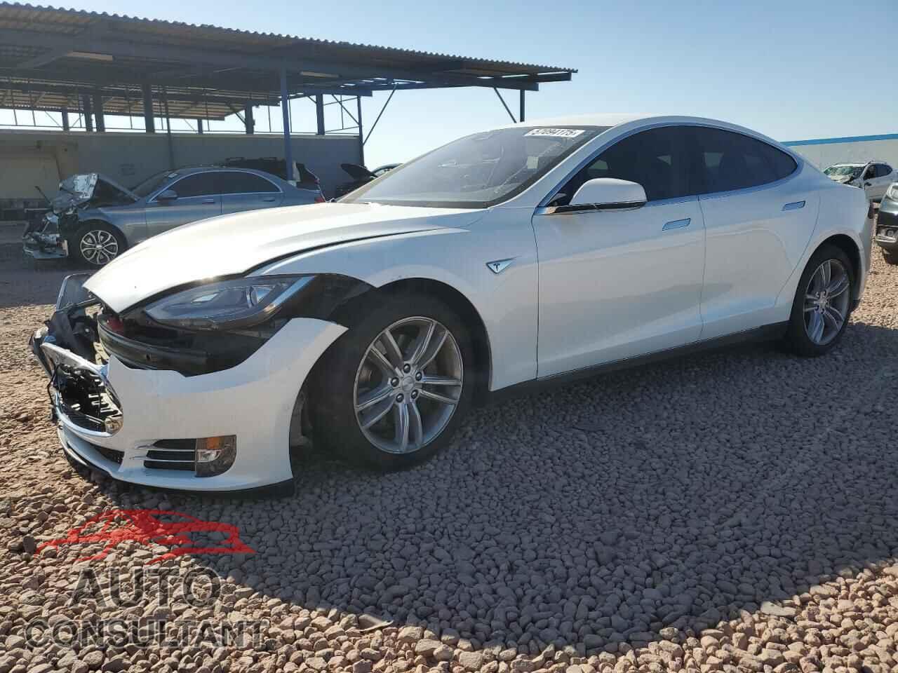 TESLA MODEL S 2015 - 5YJSA1E14FF104479