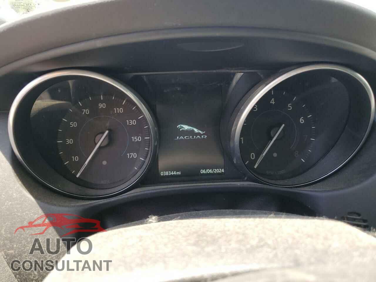 JAGUAR XE 2017 - SAJAN4BV7HA949042