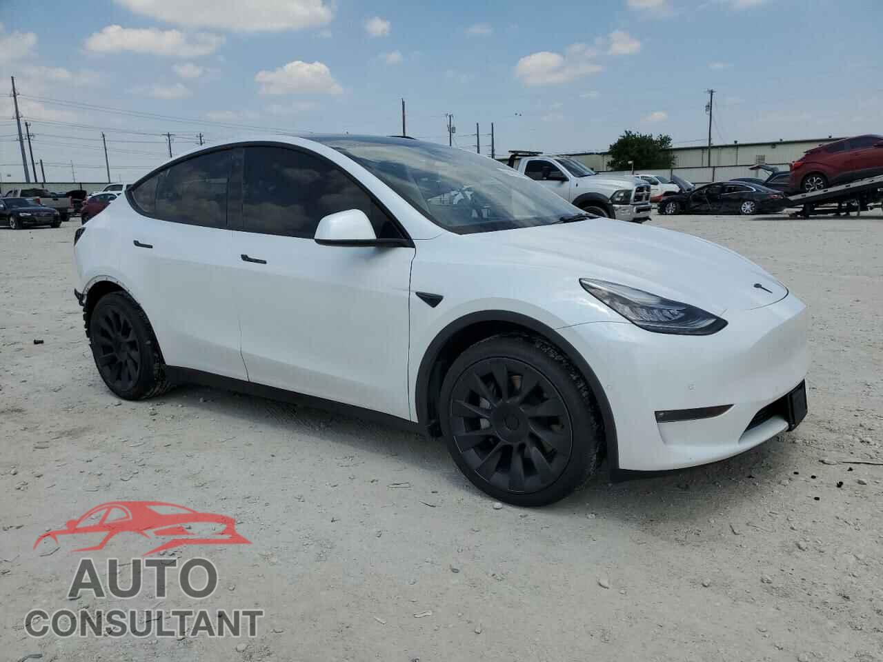 TESLA MODEL Y 2021 - 5YJYGDED2MF123100
