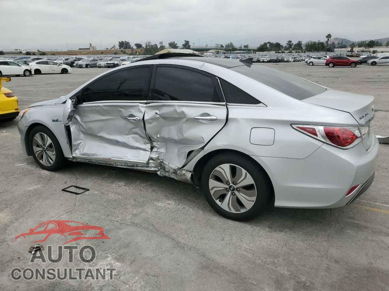 HYUNDAI SONATA 2015 - KMHEC4A41FA123293