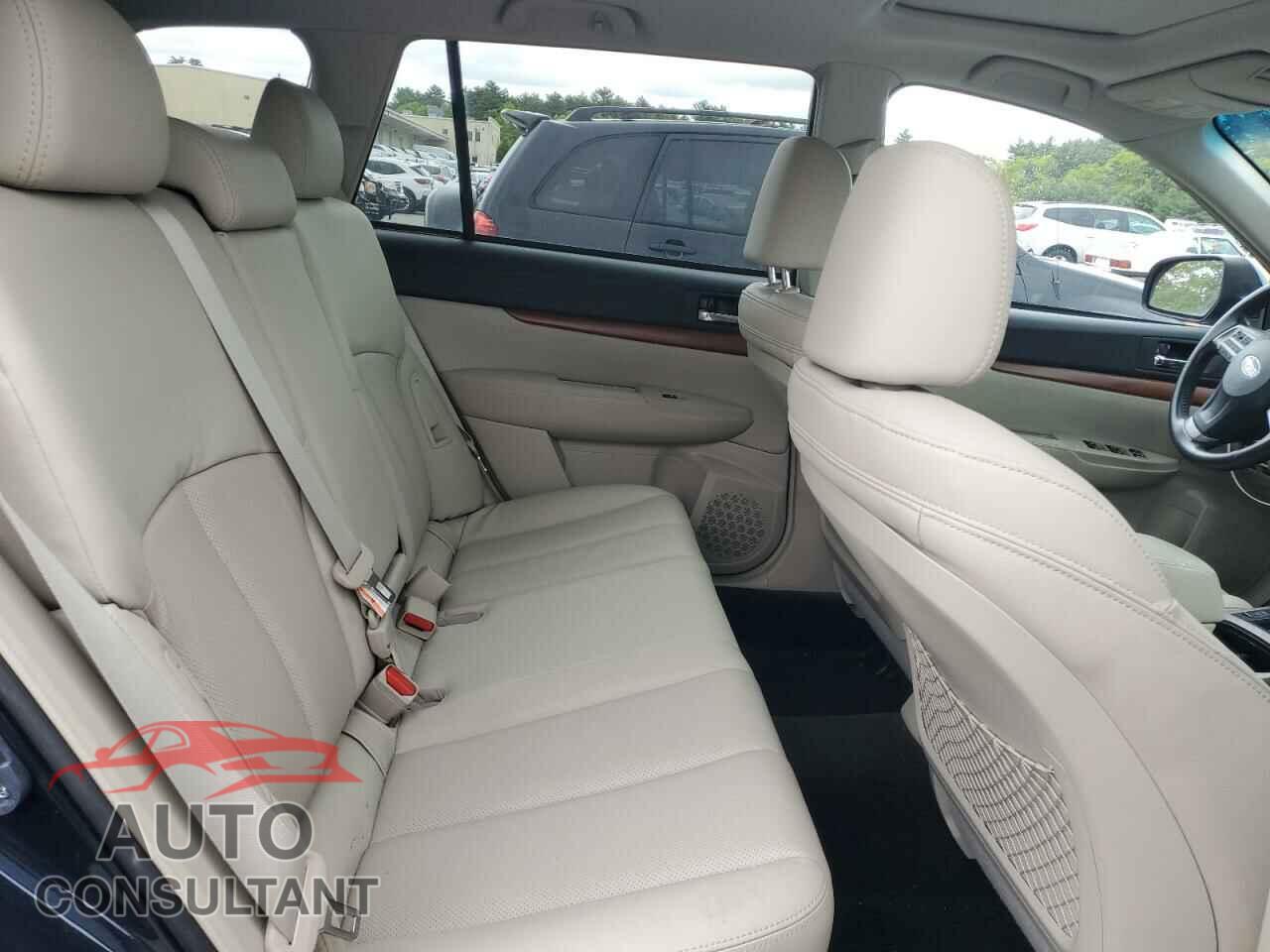 SUBARU OUTBACK 2013 - 4S4BRBKC8D3216440