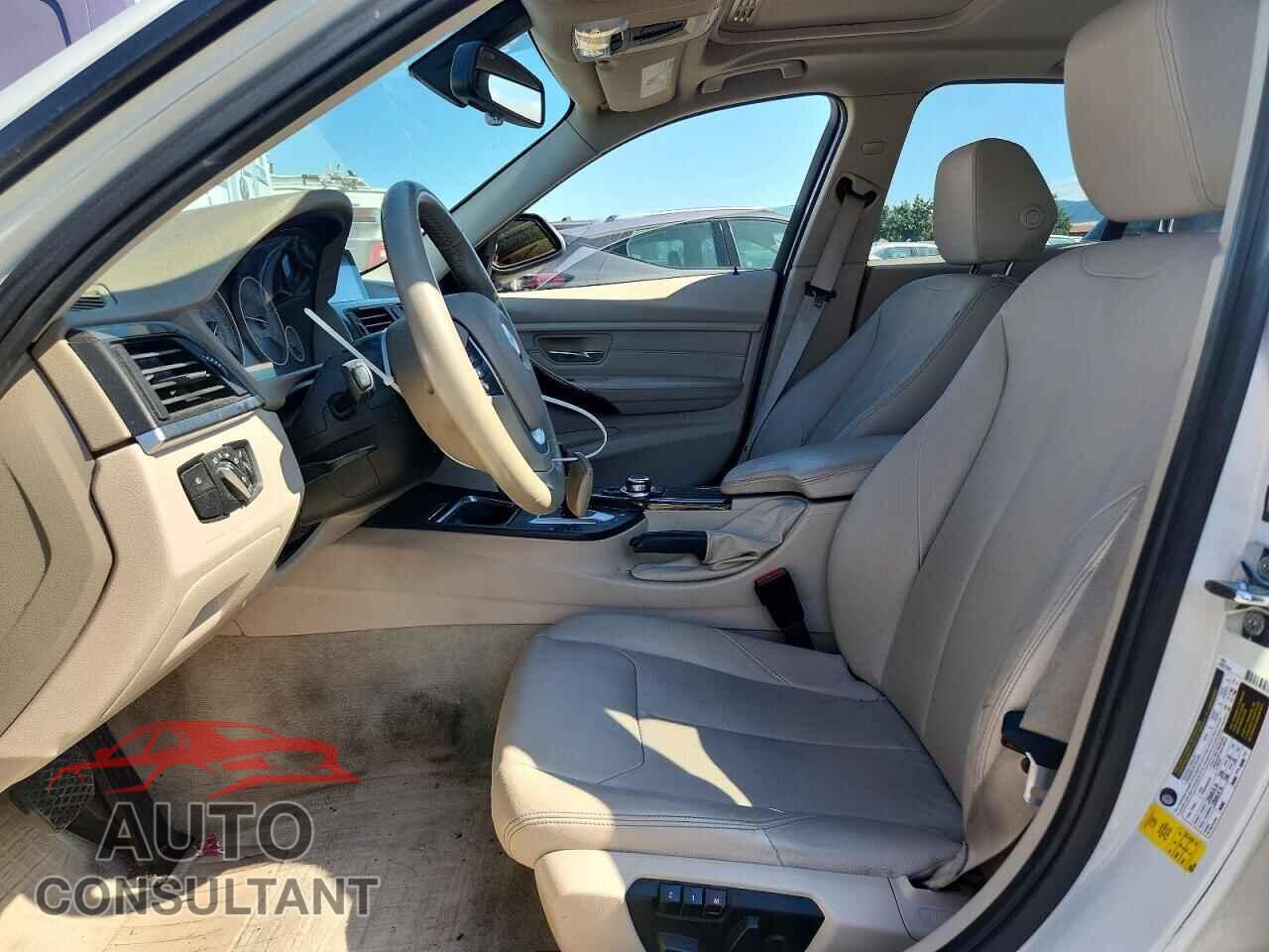 BMW 3 SERIES 2012 - WBA3C1C51CF433732
