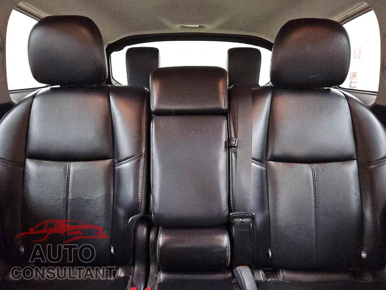 NISSAN PATHFINDER 2020 - 5N1DR2CM5LC603266