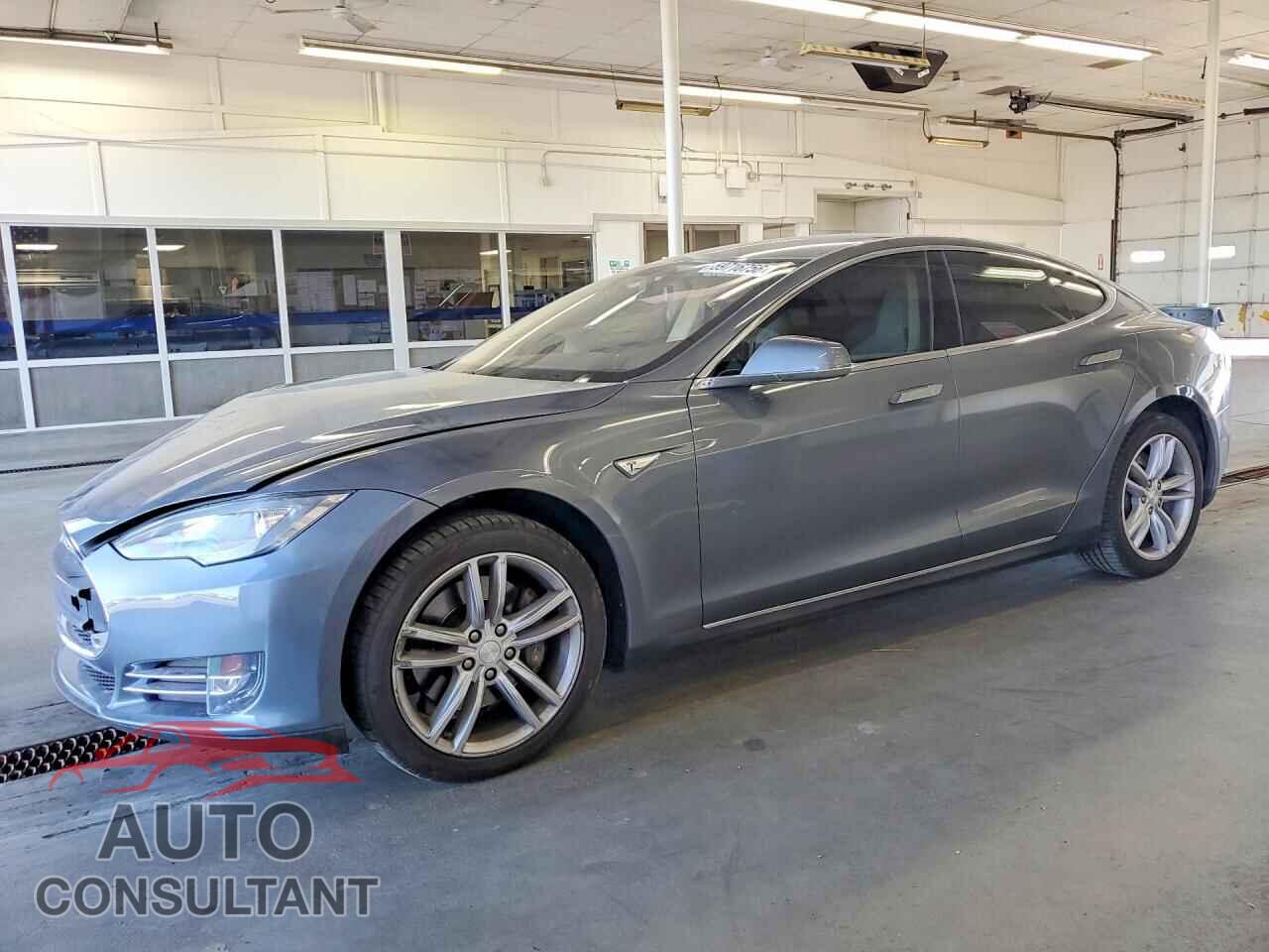 TESLA MODEL S 2013 - 5YJSA1CN8DFP26294