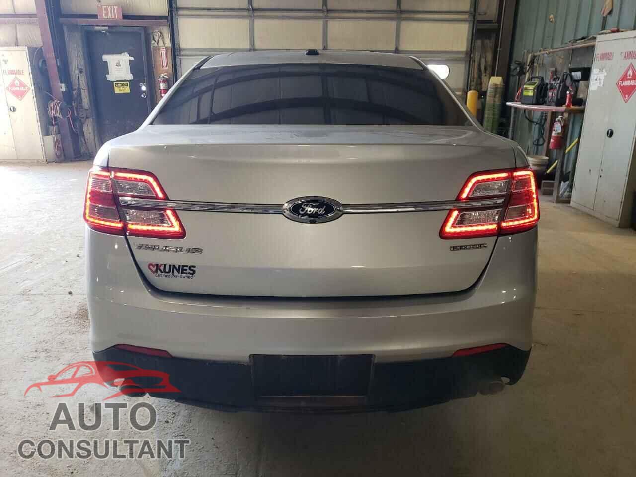 FORD TAURUS 2017 - 1FAHP2D83HG105411