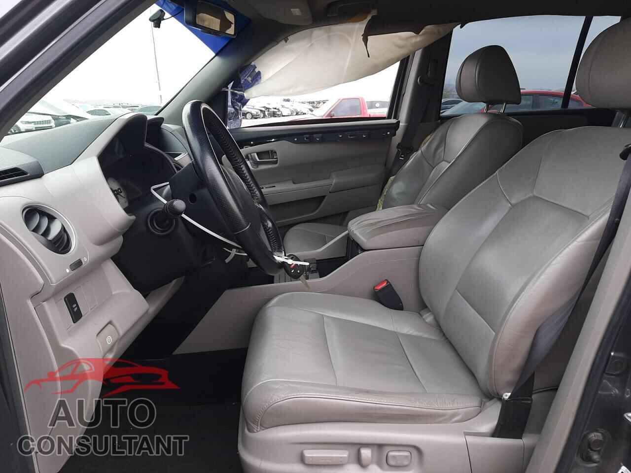 HONDA PILOT 2010 - 5FNYF4H57AB011945