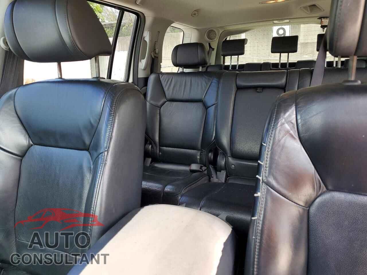 HONDA PILOT 2011 - 5FNYF3H96BB057149