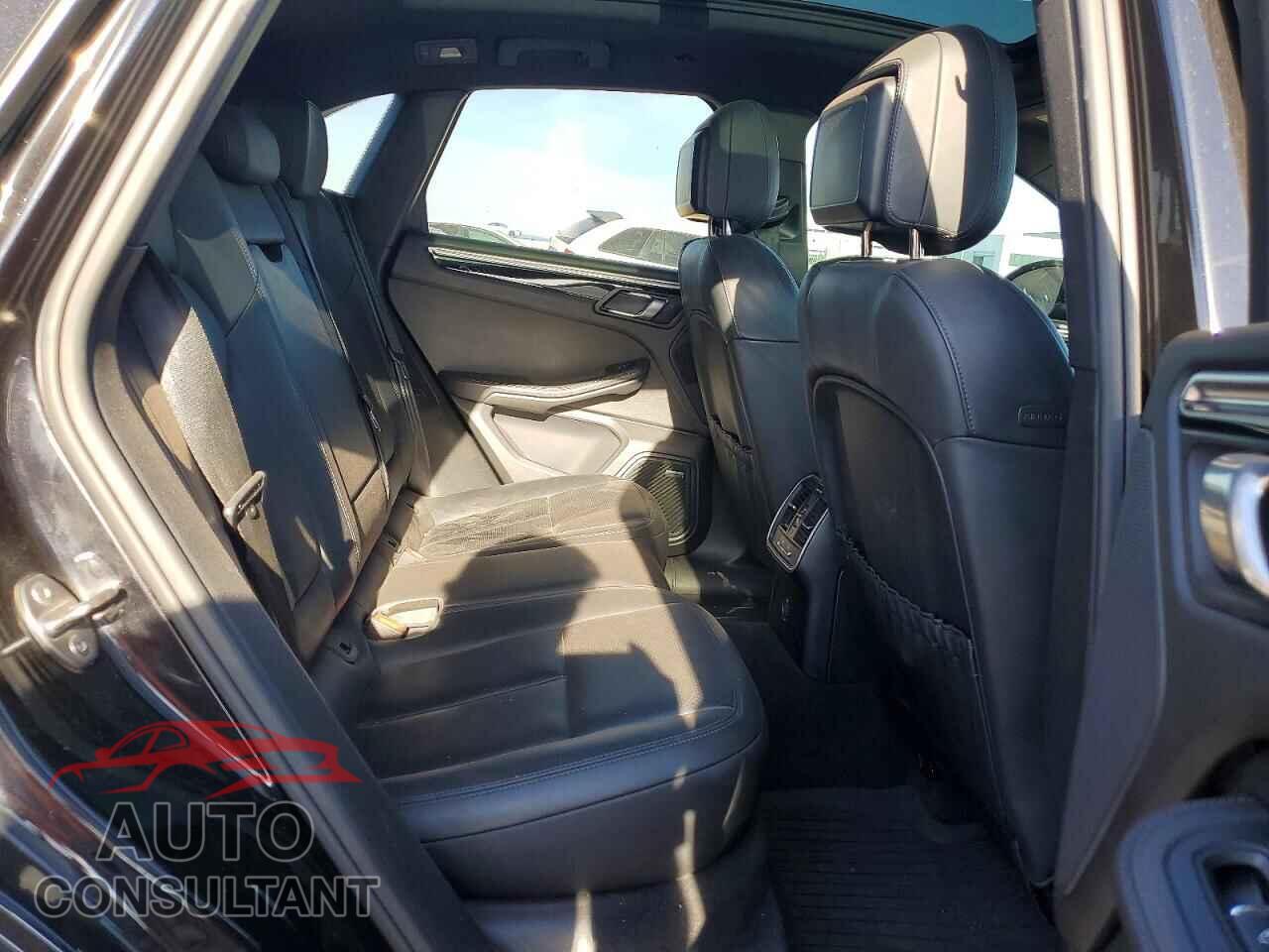 PORSCHE MACAN 2017 - WP1AA2A58HLB01304