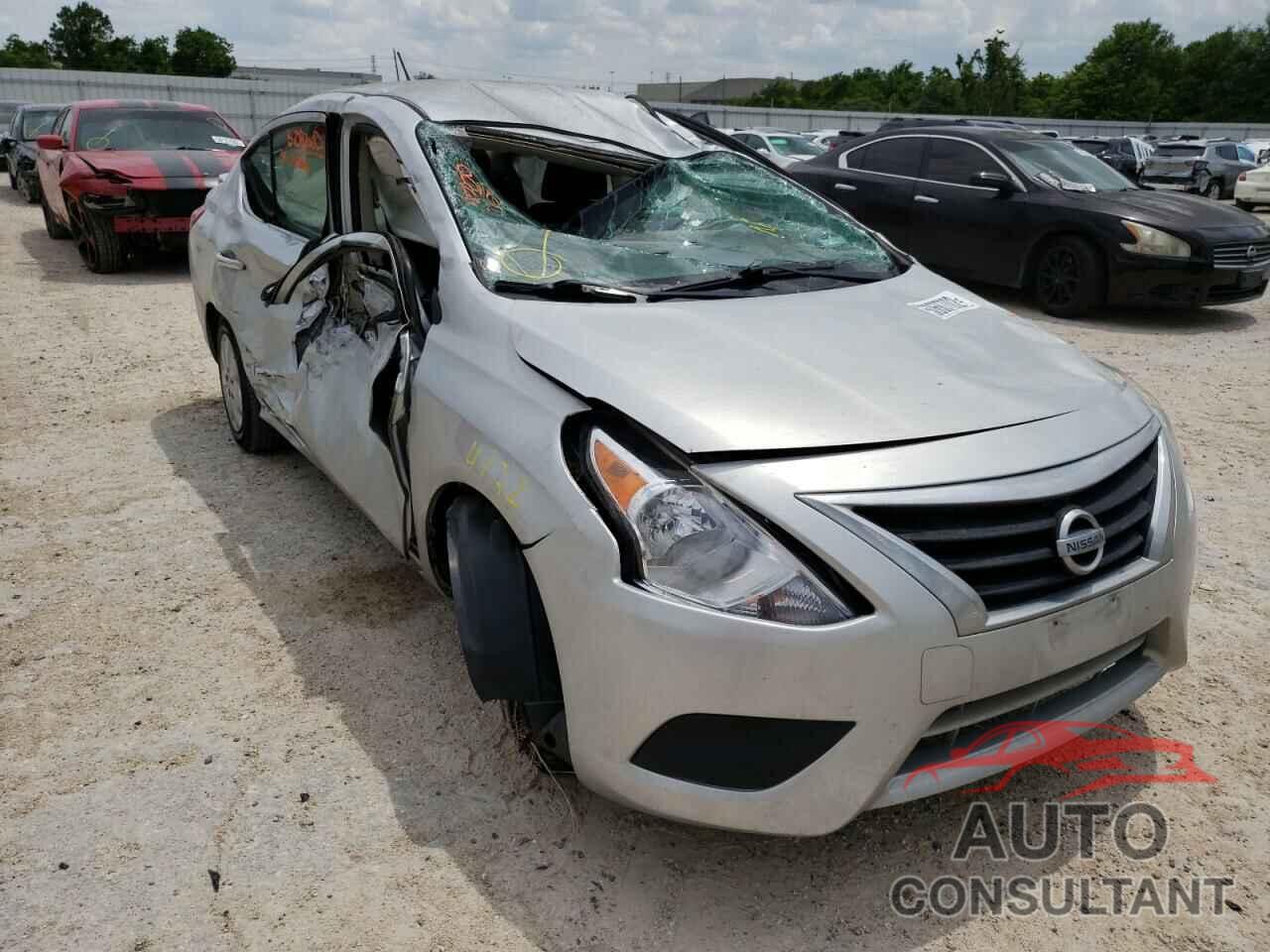 NISSAN VERSA 2018 - 3N1CN7AP5JL843914
