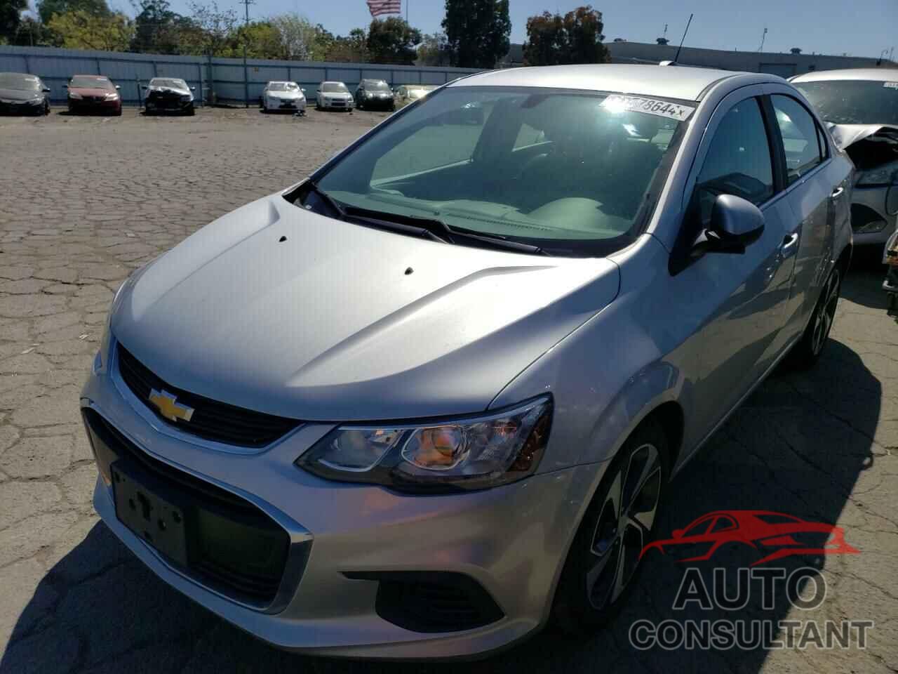 CHEVROLET SONIC 2018 - 1G1JF5SB9J4104973