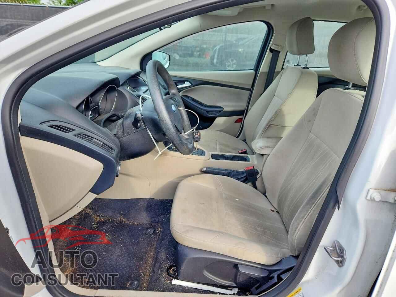 FORD FOCUS 2015 - 1FADP3F25FL343875
