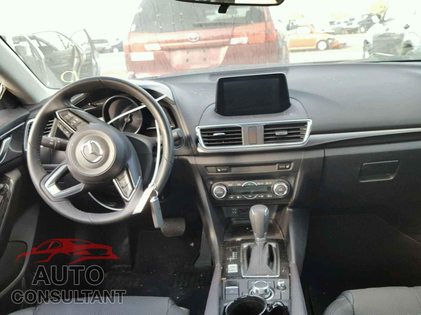 MAZDA 3 2017 - 3MZBN1W31HM132479
