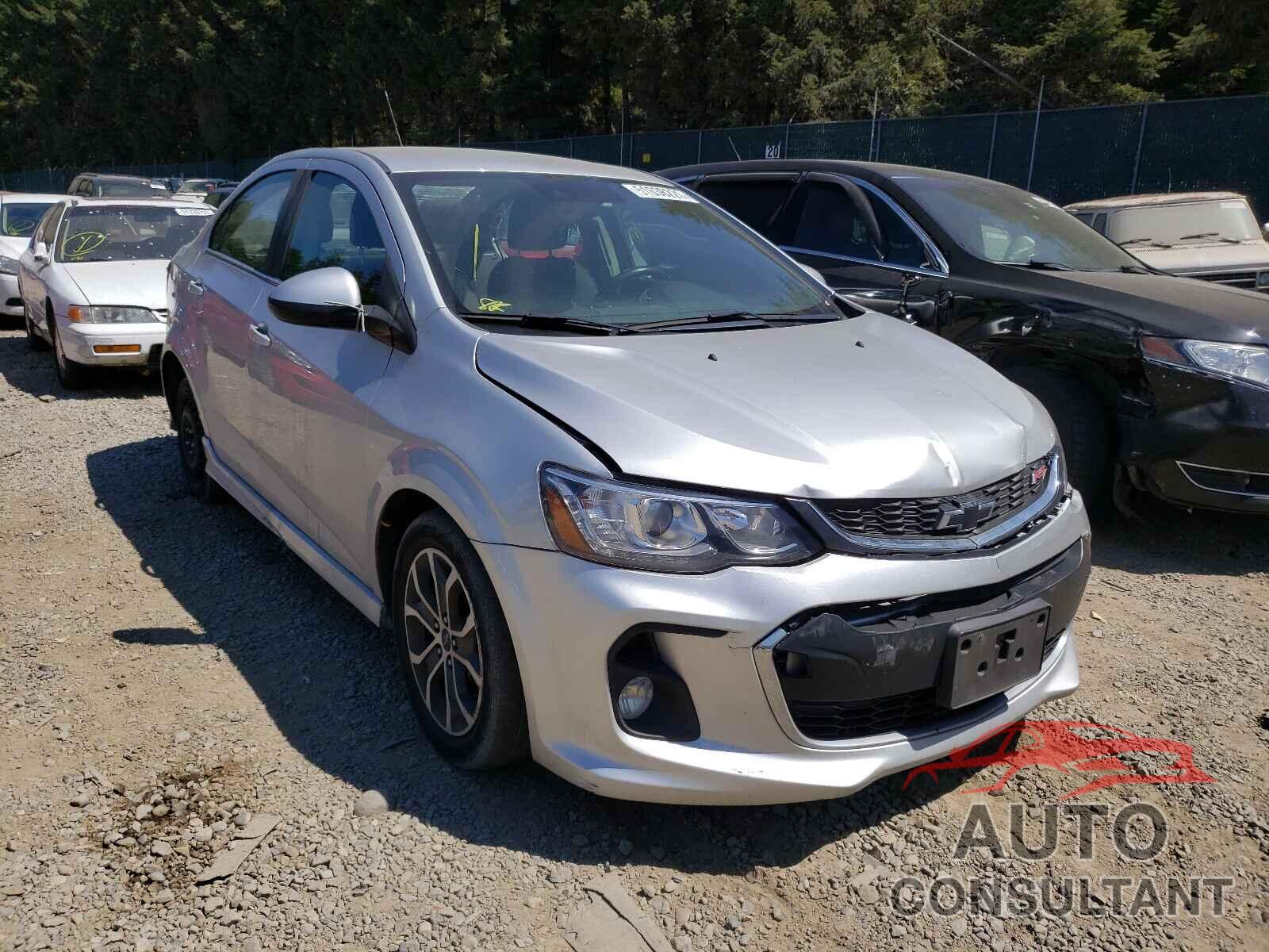 CHEVROLET SONIC 2018 - 1G1JD5SG5J4121898