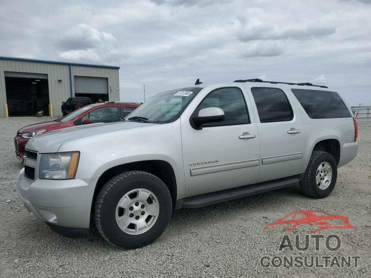 CHEVROLET SUBURBAN 2011 - 1GNSKJE37BR308235