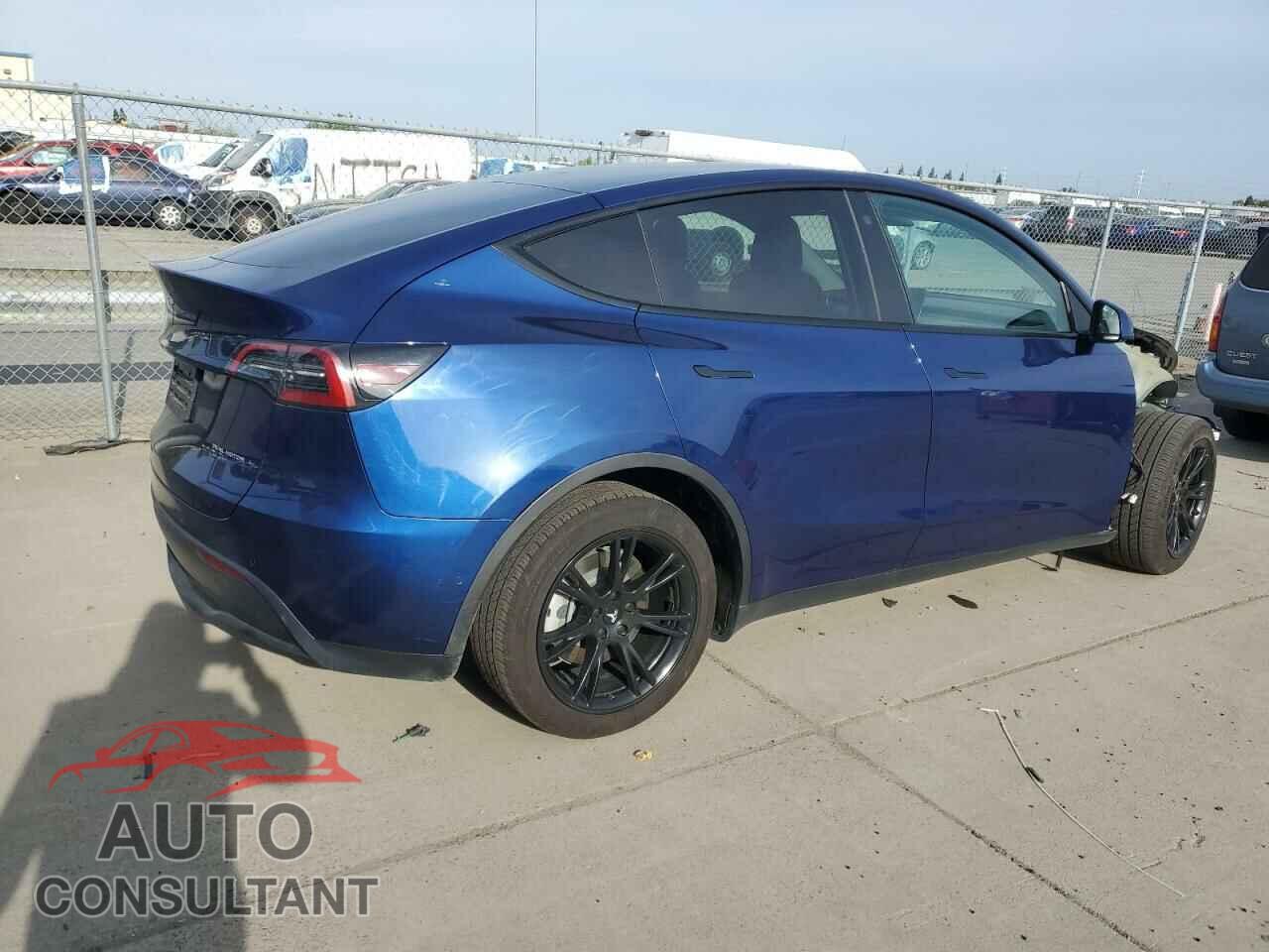 TESLA MODEL Y 2021 - 5YJYGDEEXMF271715