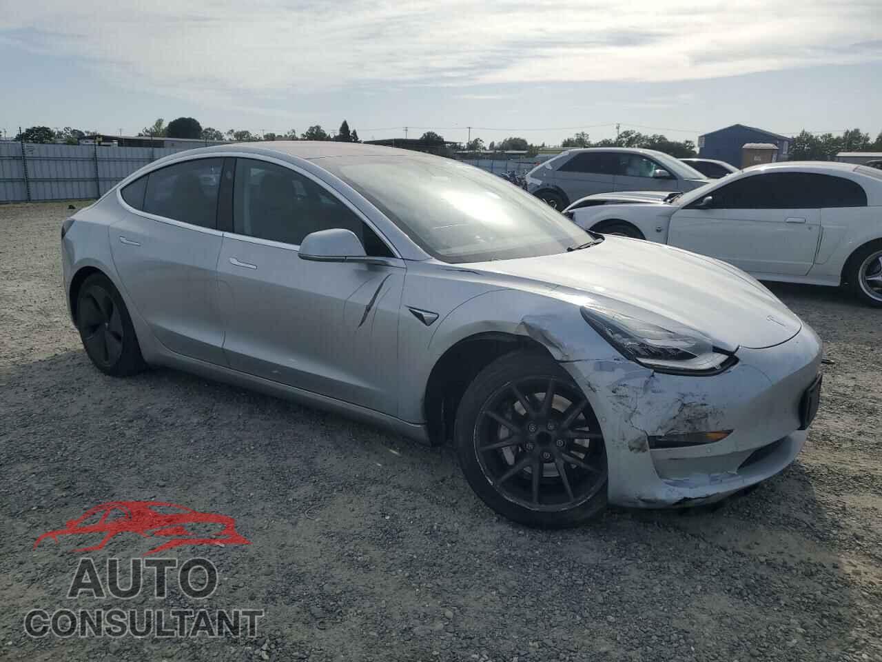 TESLA MODEL 3 2018 - 5YJ3E1EA8JF040528