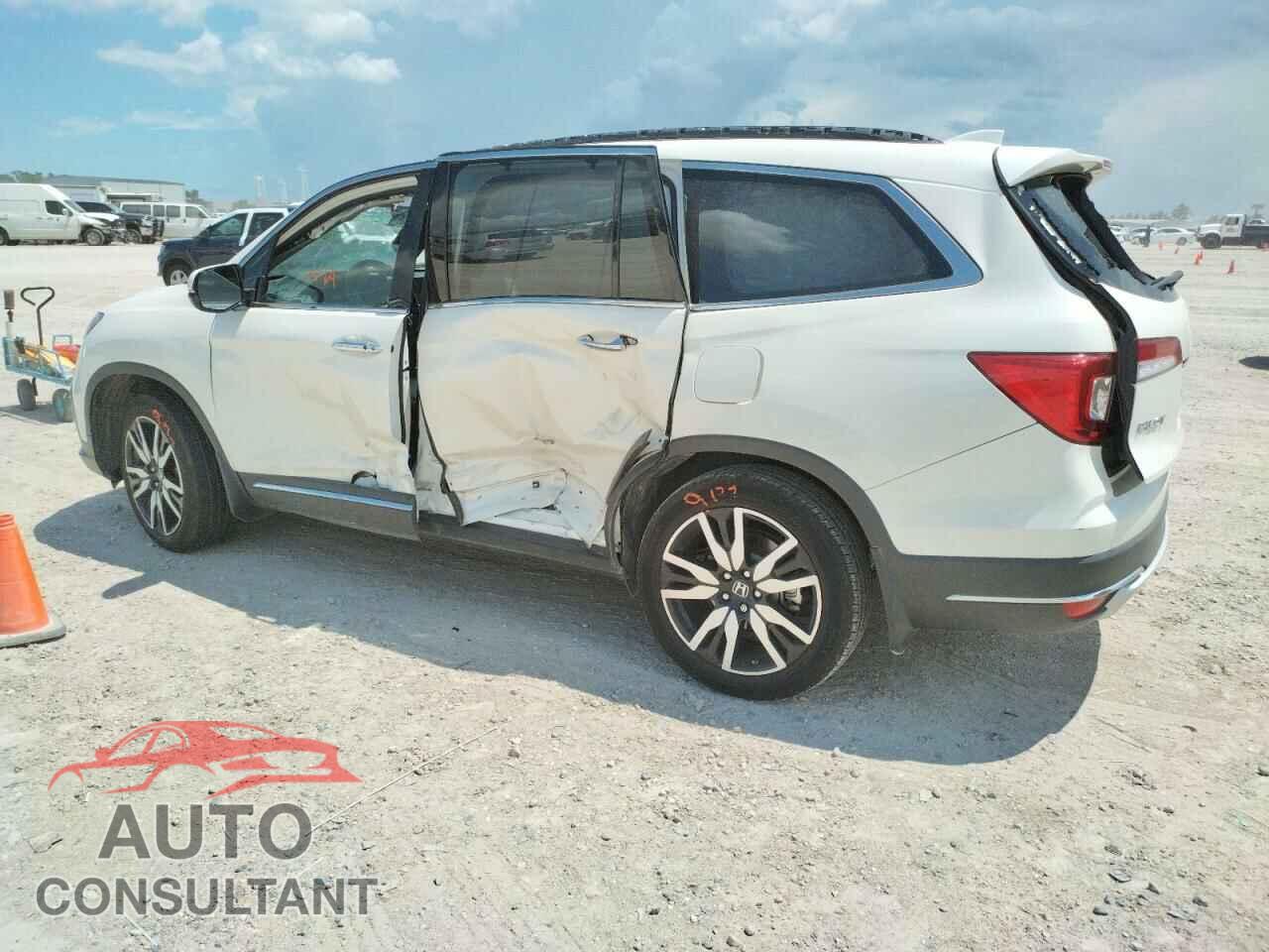 HONDA PILOT 2019 - 5FNYF5H68KB000825