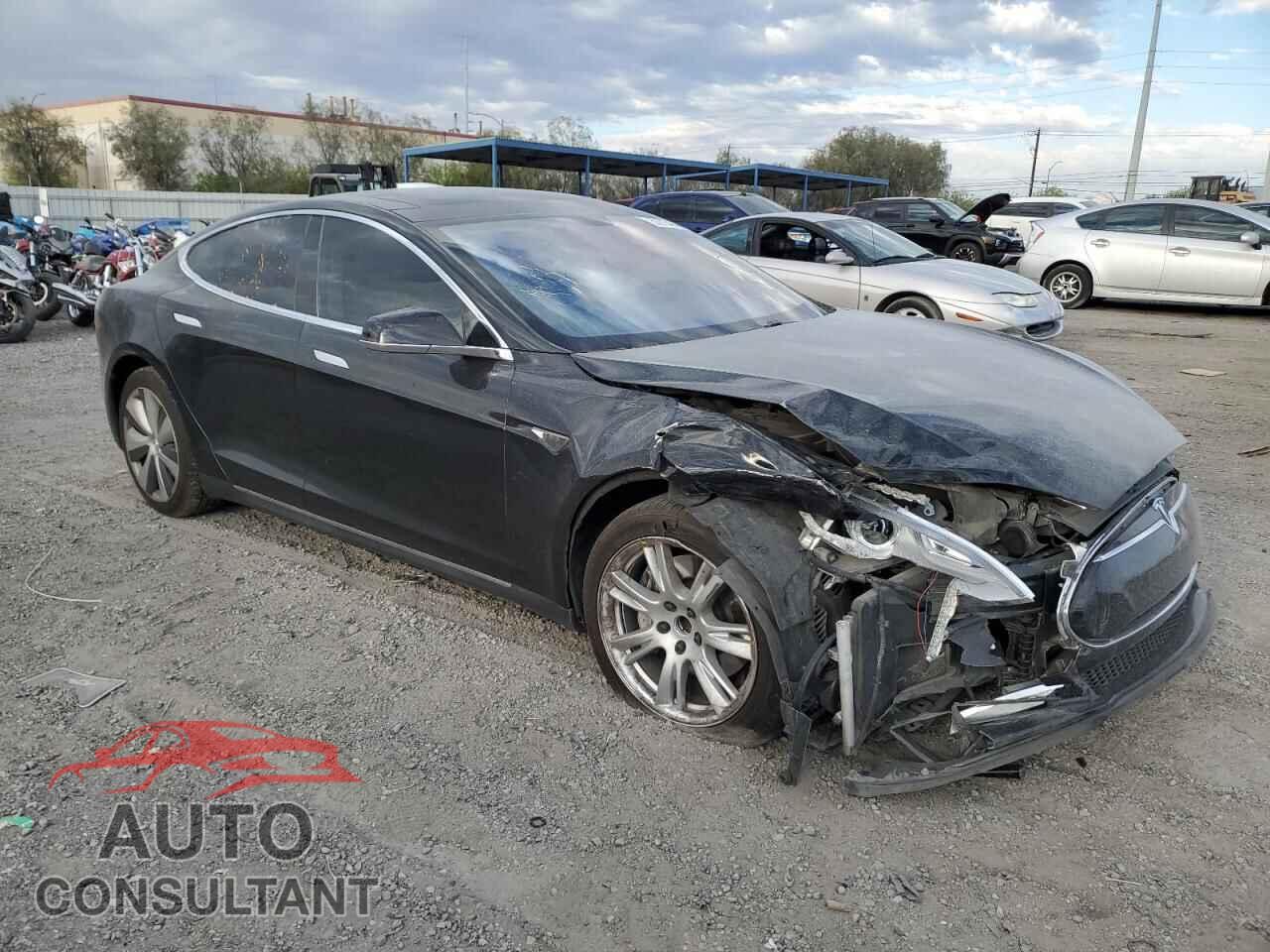 TESLA MODEL S 2013 - 5YJSA1DN5DFP07944