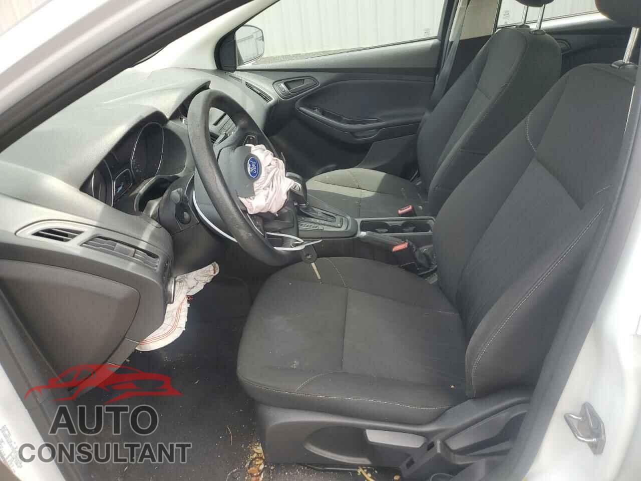 FORD FOCUS 2016 - 1FADP3E28GL314020