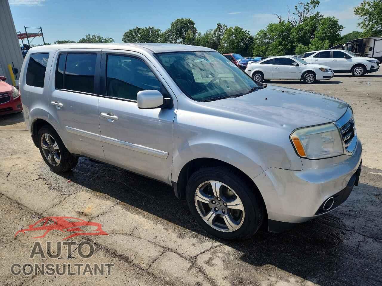 HONDA PILOT 2015 - 5FNYF4H33FB067578