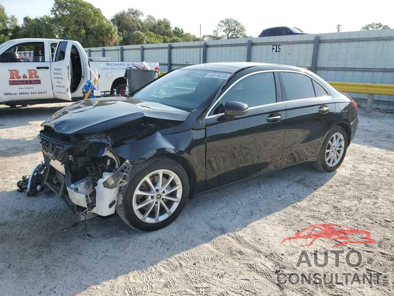 MERCEDES-BENZ A-CLASS 2021 - W1K3G4EB1MJ264294