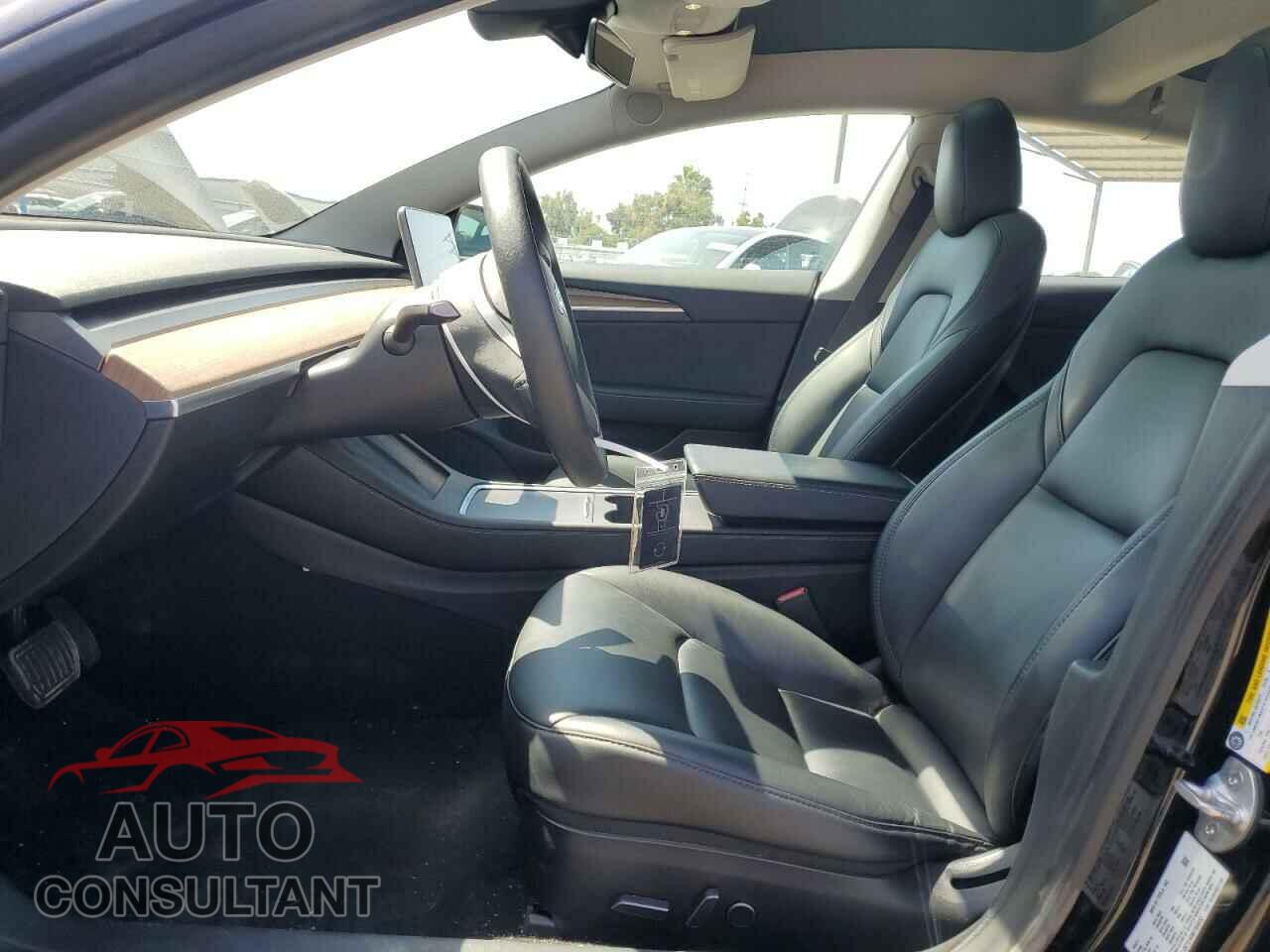 TESLA MODEL 3 2021 - 5YJ3E1EA8MF068852
