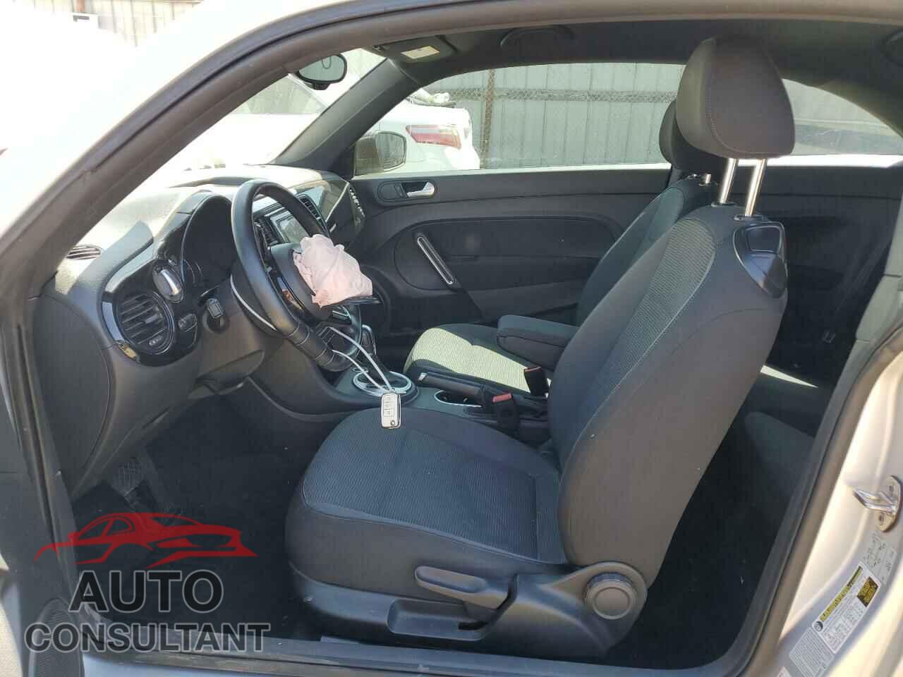 VOLKSWAGEN BEETLE 2016 - 3VWF07AT9GM619860