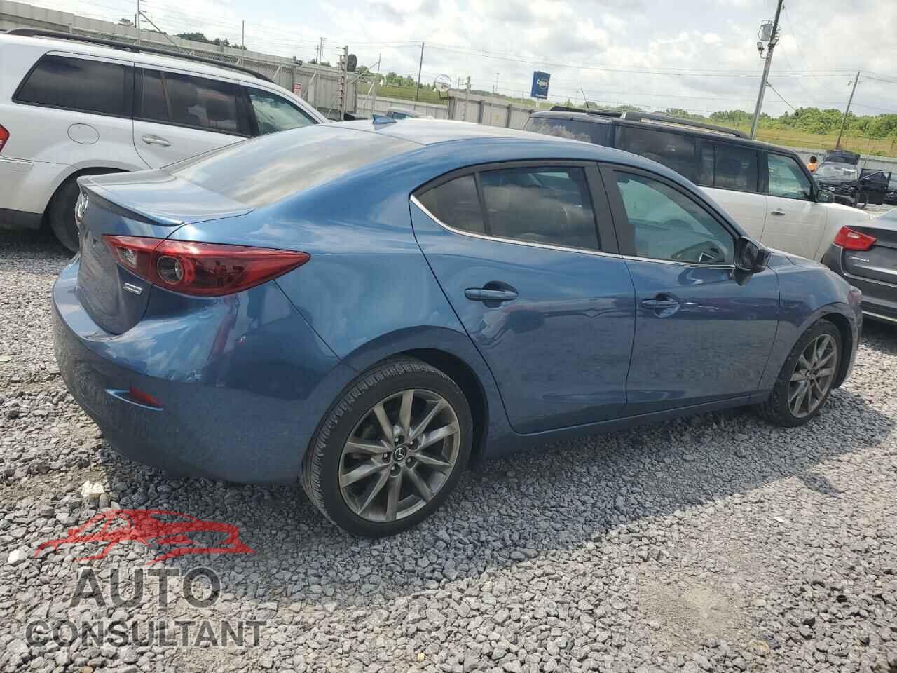 MAZDA 3 2018 - 3MZBN1W37JM218384