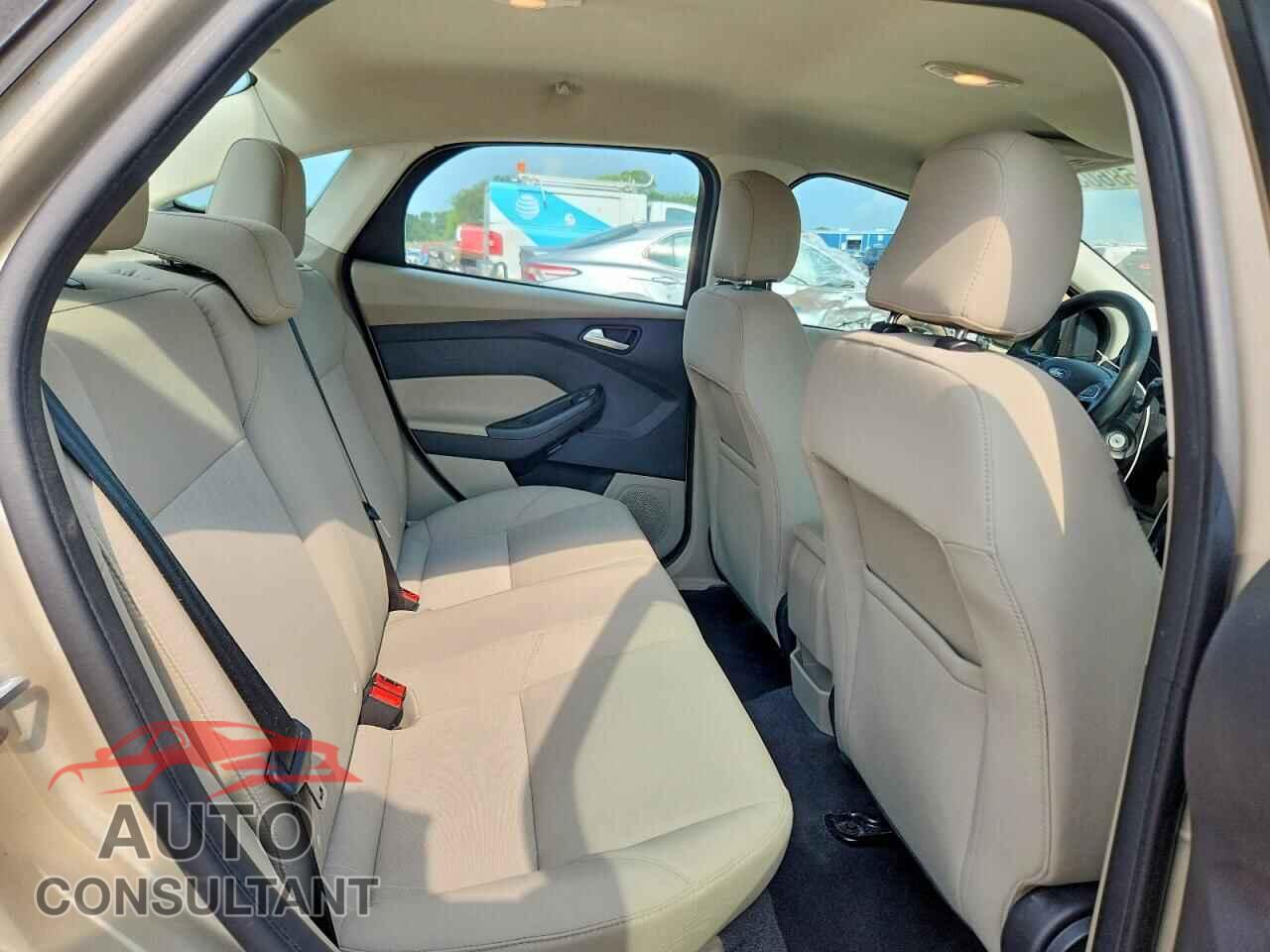 FORD FOCUS 2017 - 1FADP3F24HL312197