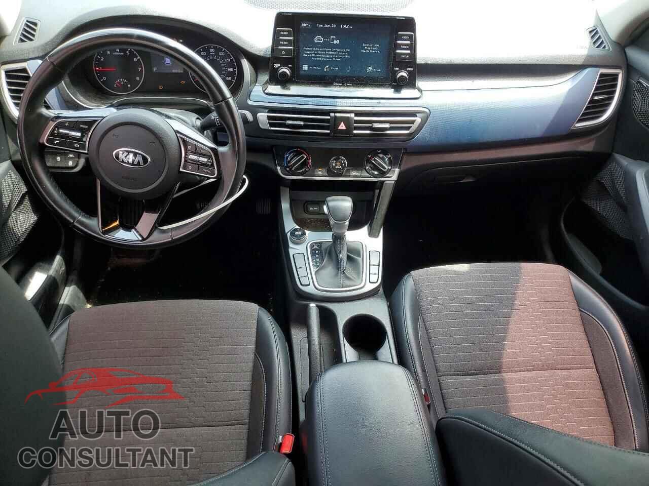 KIA SELTOS 2021 - KNDEU2AA2M7118528