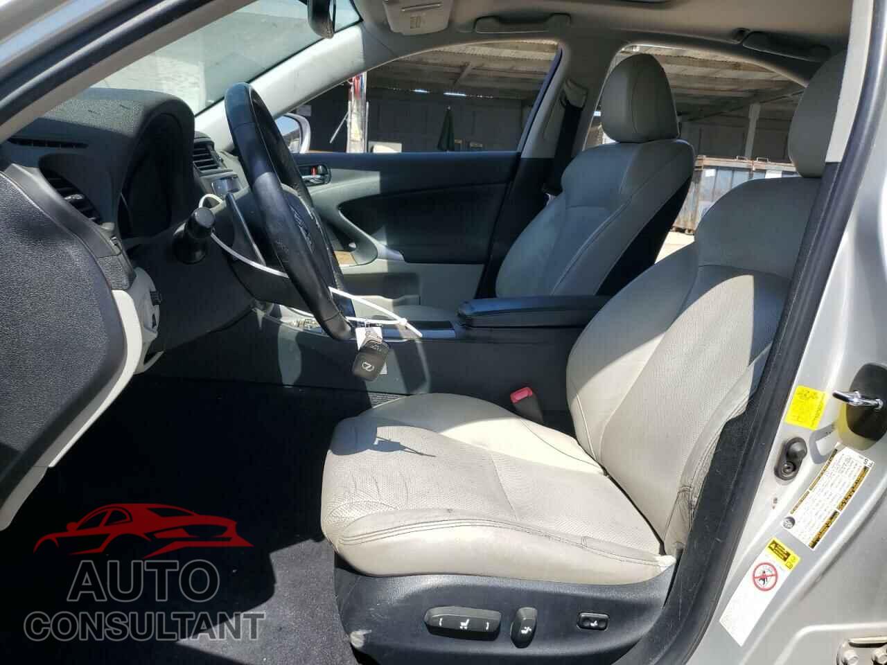 LEXUS IS 2011 - JTHBF5C29B5147276