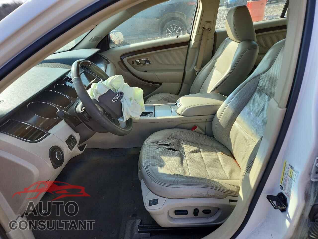 FORD TAURUS 2011 - 1FAHP2FW5BG100830