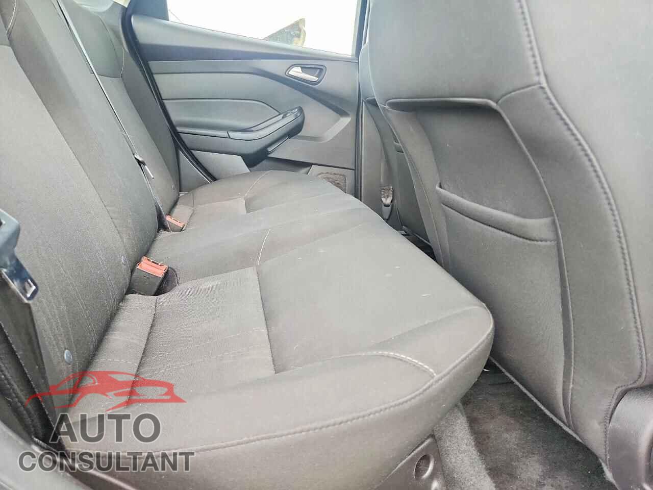 FORD FOCUS 2017 - 1FADP3F29HL213942