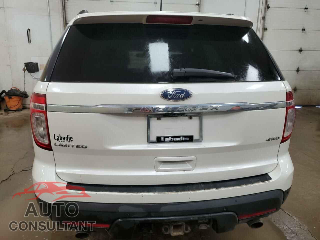 FORD EXPLORER 2011 - 1FMHK8F80BGA74131