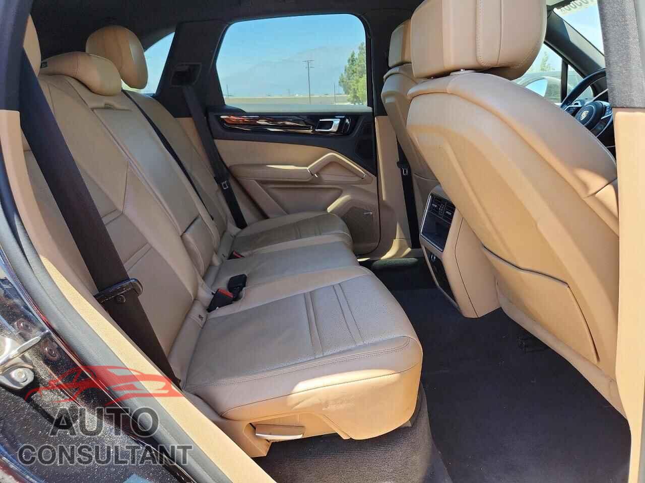 PORSCHE CAYENNE 2019 - WP1AA2AY0KDA04867
