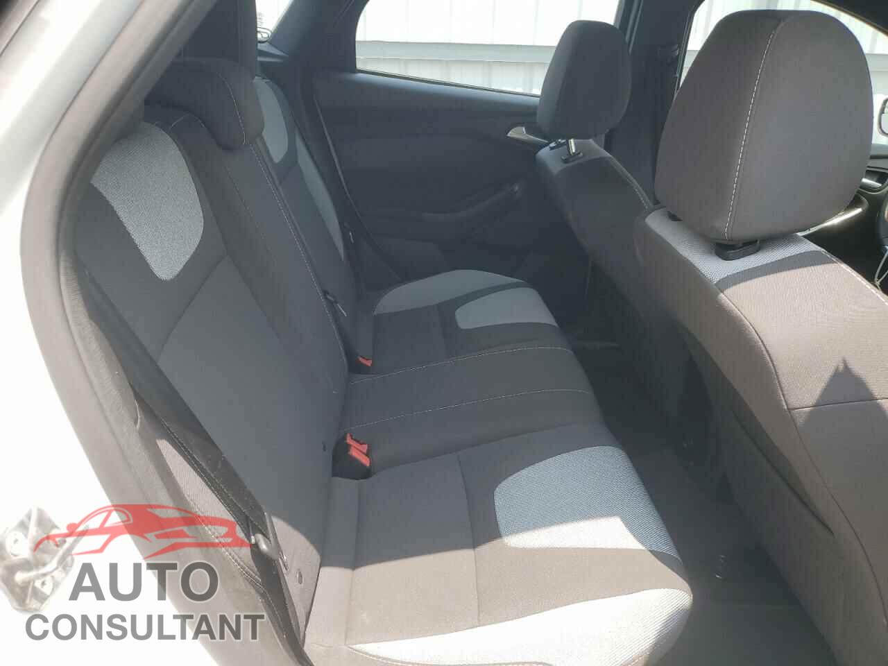 FORD FOCUS 2014 - 1FADP3L92EL438801