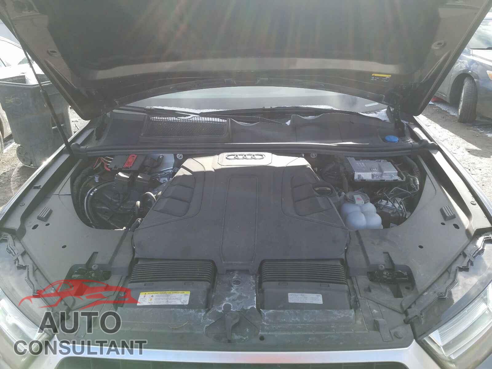 AUDI Q7 2019 - WA1VAAF70KD028111
