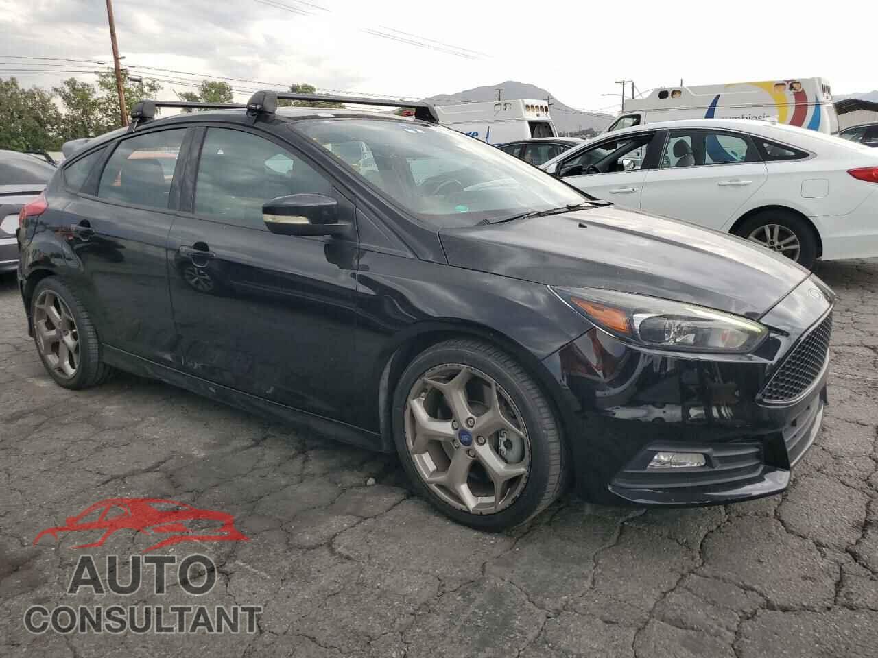 FORD FOCUS 2018 - 1FADP3L94JL332439