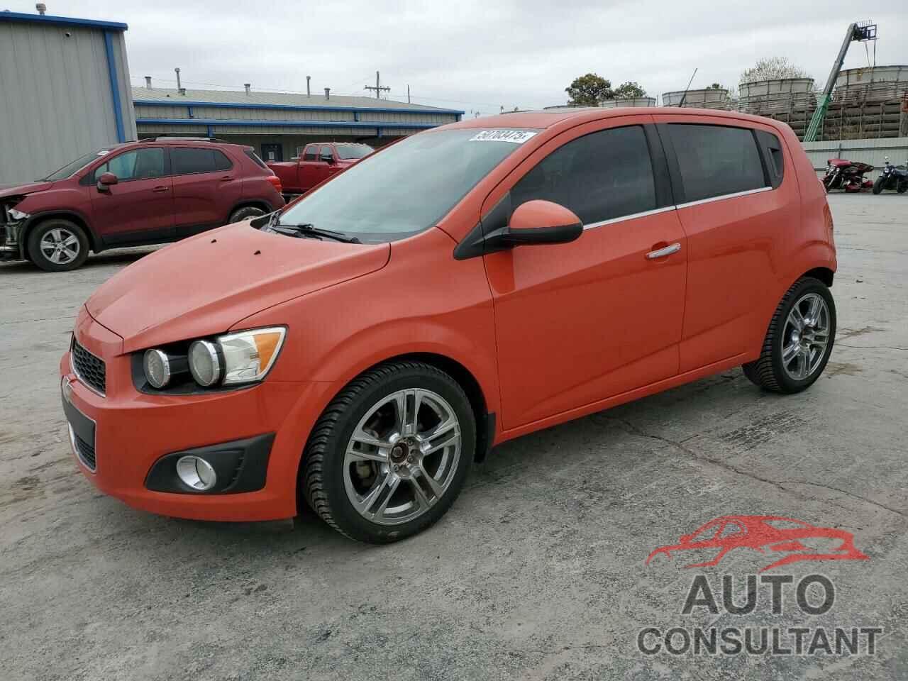 CHEVROLET SONIC 2013 - 1G1JE6SB2D4225471