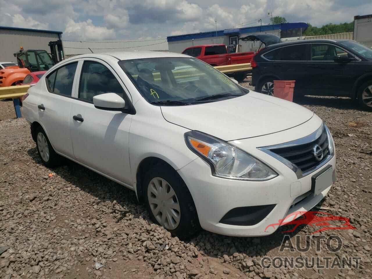 NISSAN VERSA 2018 - 3N1CN7AP0JL824638