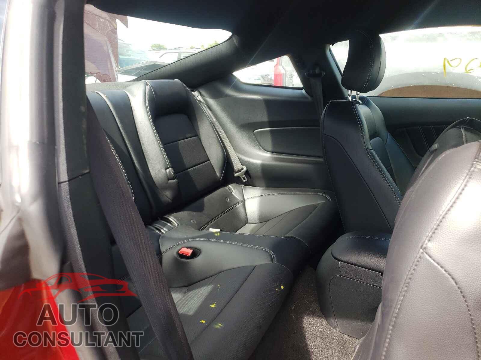 FORD MUSTANG 2019 - 1FA6P8CF3K5204307