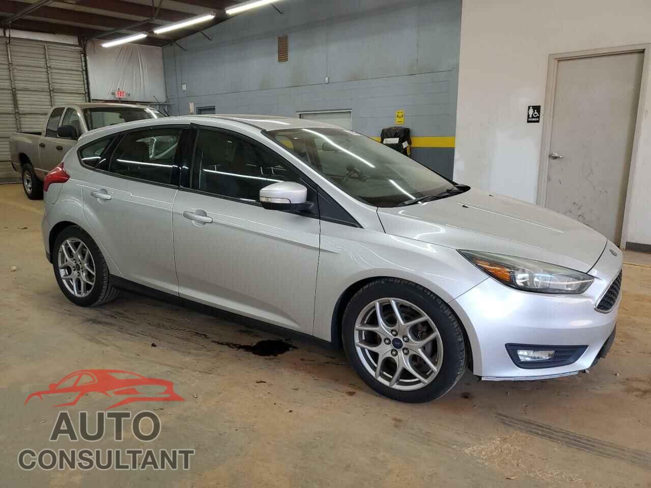 FORD FOCUS 2015 - 1FADP3K24FL302904