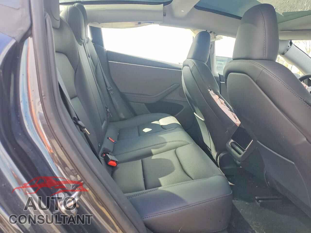 TESLA MODEL 3 2024 - 5YJ3E1EA6RF831796