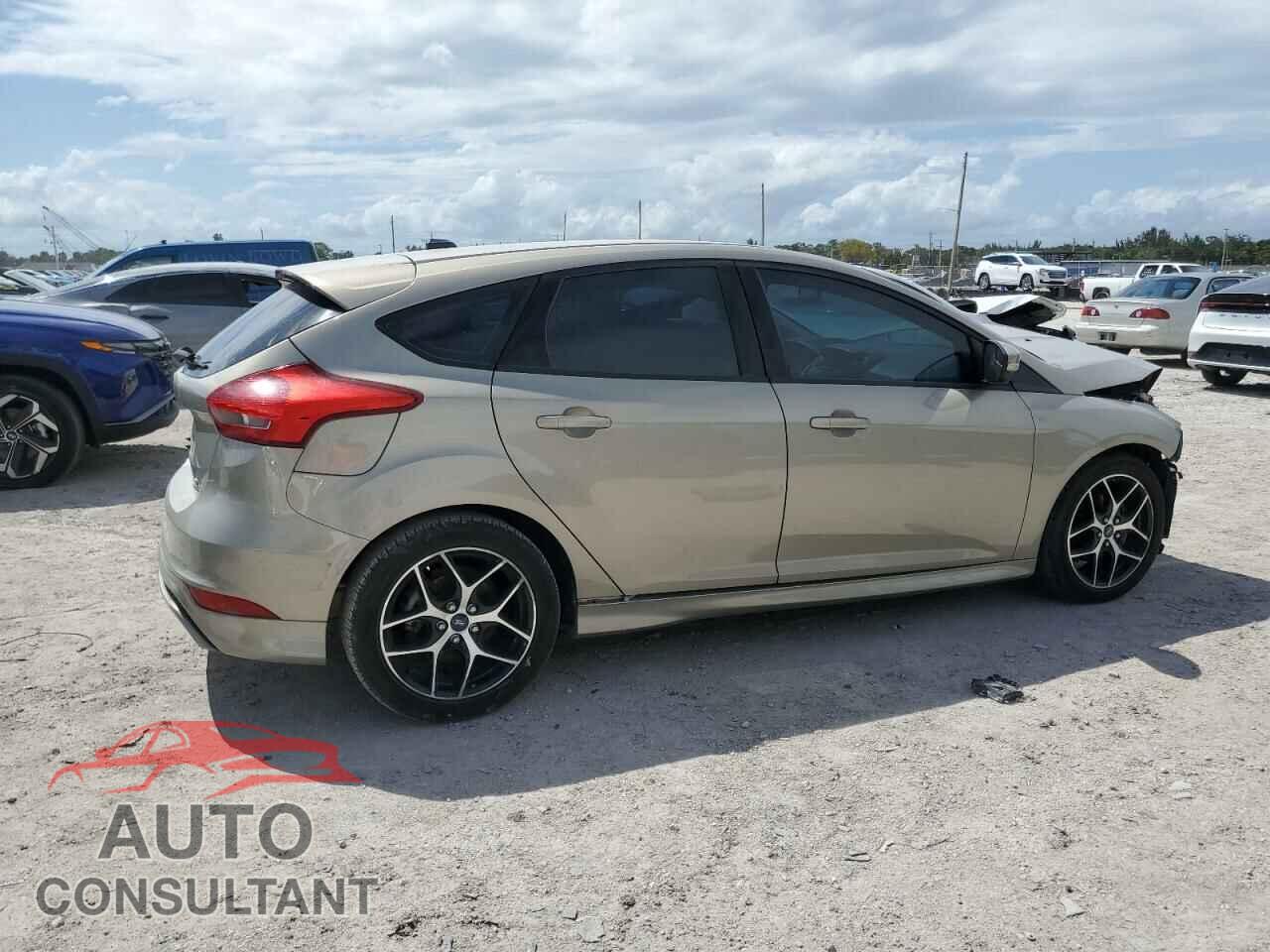 FORD FOCUS 2016 - 1FADP3K28GL202029