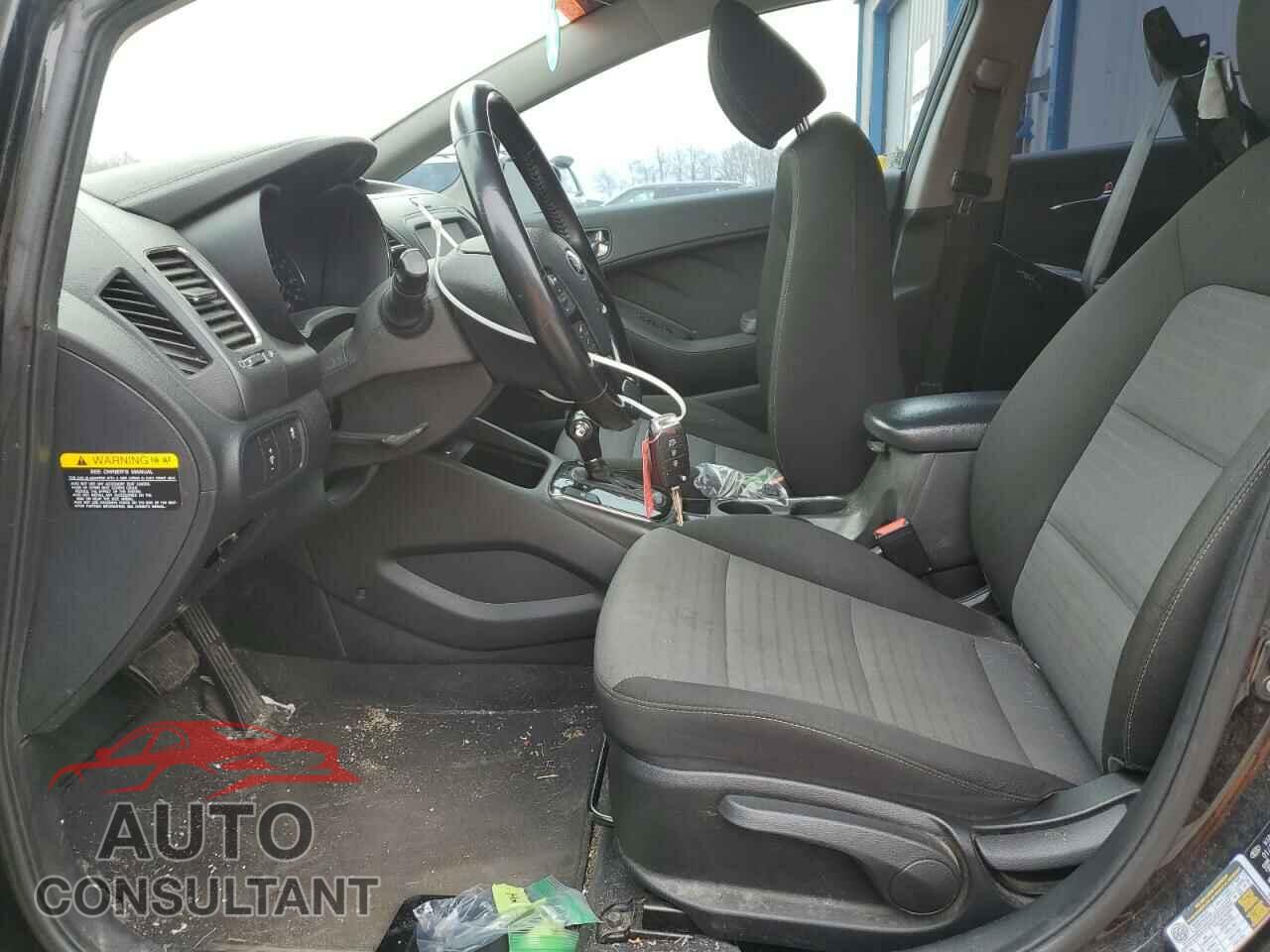KIA FORTE 2017 - 3KPFL4A73HE119099