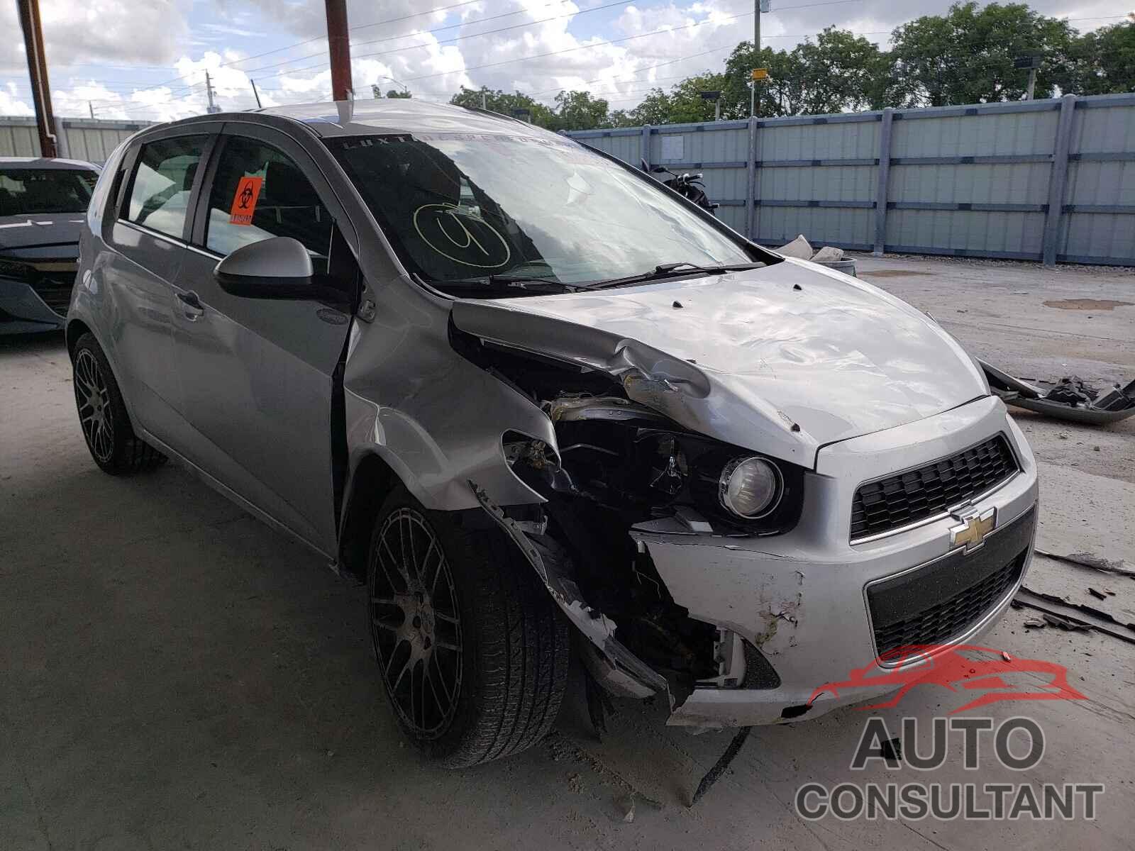 CHEVROLET SONIC 2016 - 1G1JC6SH7G4144805