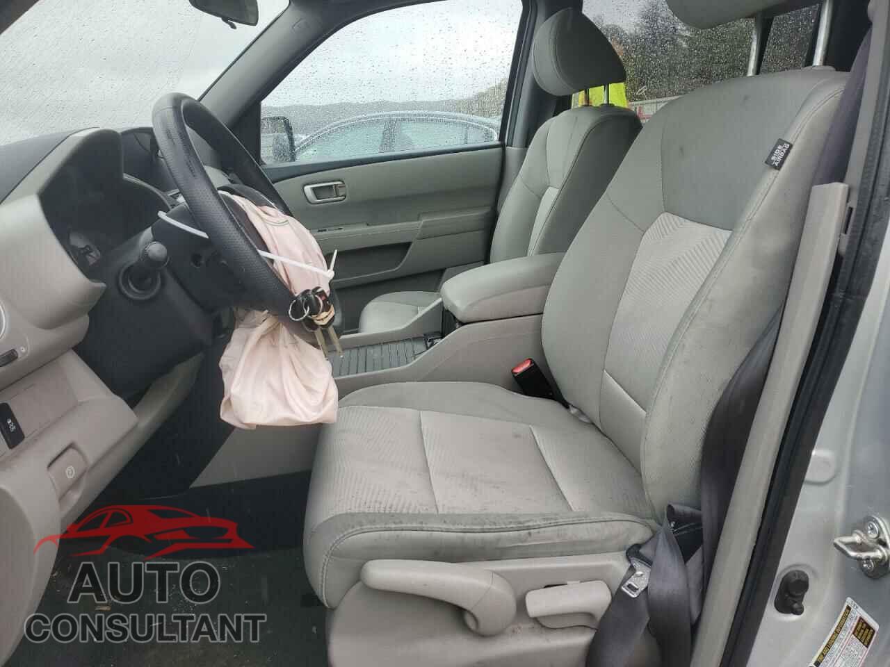 HONDA PILOT 2015 - 5FNYF4H26FB004529