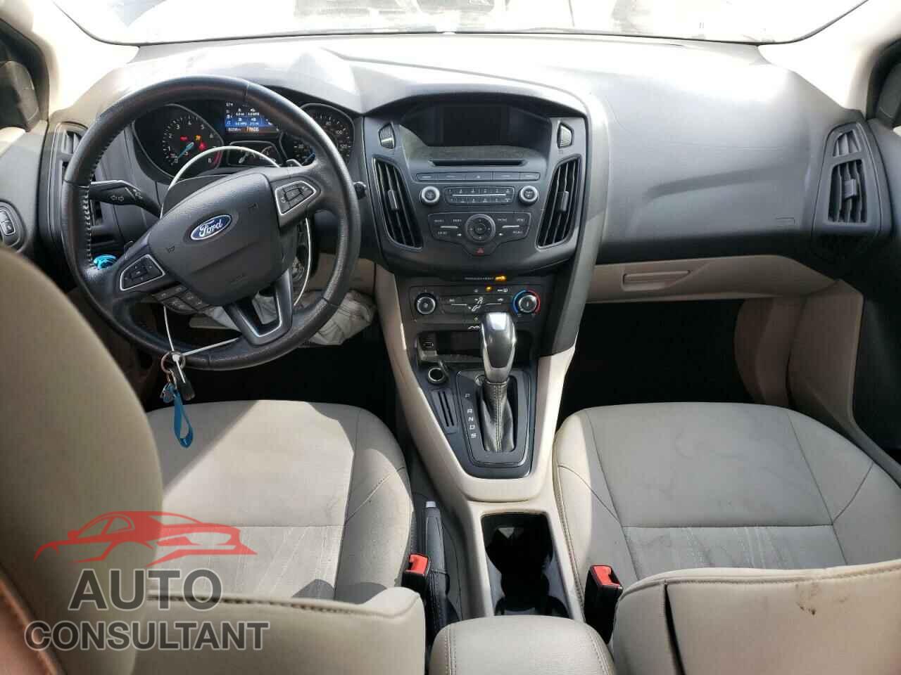 FORD FOCUS 2015 - 1FADP3K2XFL221003