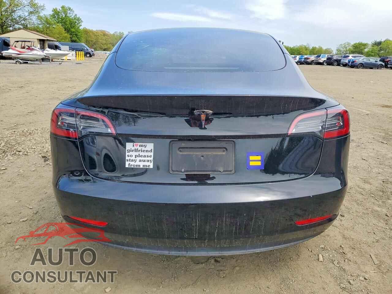TESLA MODEL 3 2023 - 5YJ3E1EA0PF689748