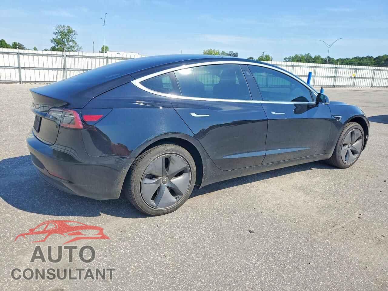 TESLA MODEL 3 2019 - 5YJ3E1EA5KF305178